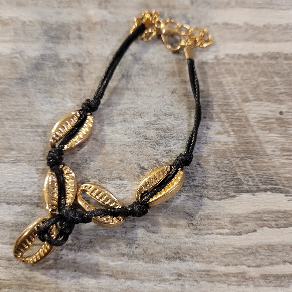 Bracelets - Picture 3 of 16